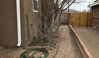 412 Grove St NE, Albuquerque, NM 87108