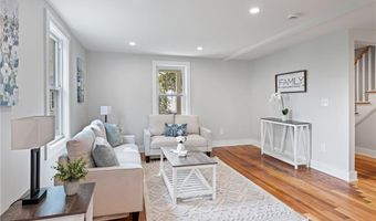 13 Carey St, Newport, RI 02840