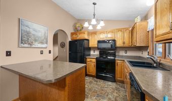 116 W Birchwood Dr, Brandon, SD 57005