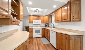 6931 Hillsboro Ct, Fort Wayne, IN 46835