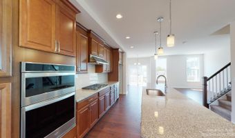 2704 S Spurway Dr, Ann Arbor, MI 48105