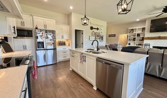 8269 Ore Trl, Bauxite, AR 72011