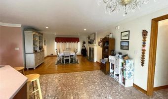 139 Honeyman Ave, Middletown, RI 02842