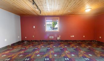 1135 1ST St NE, Bandon, OR 97411