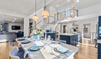 14 Robinson St, Narragansett, RI 02882