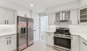 33 Huntsville Rd, Andover, NJ 07860