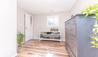 275 Highlake Ave, Ann Arbor, MI 48103