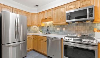 5713 BREWER HOUSE Cir #302, Rockville, MD 20852