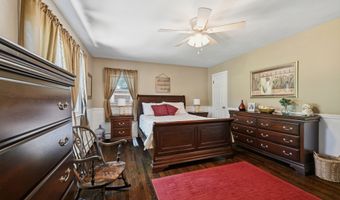 8 Winthrop Rd, Bethel, CT 06801