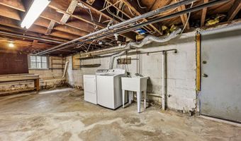 526 N IVY St, Arlington, VA 22201