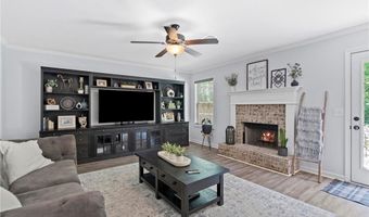 165 6th St, Auburn, GA 30011