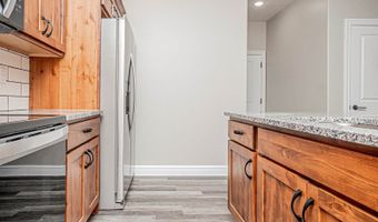 1800-1802 Broadfoot Dr, Abilene, KS 67410