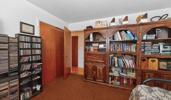 4 Marietta Dr, Albany, NY 12205