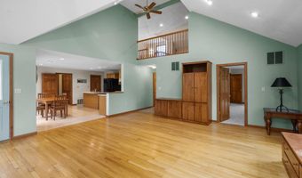 9 Maxwell Dr, Brookline, NH 03033