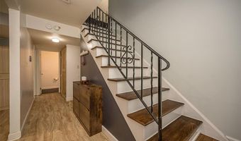 508 Arborwood Dr, Ballwin, MO 63021
