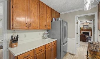 4802 Thornwood Dr, Acworth, GA 30102