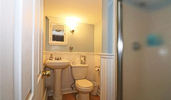 12 Draper Ave, Middletown, RI 02842