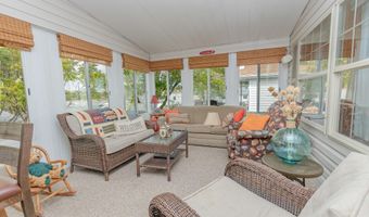 1301 Wood Duck Rd, Arnolds Park, IA 51331