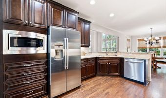 216 Brisbane Dr, Acworth, GA 30101