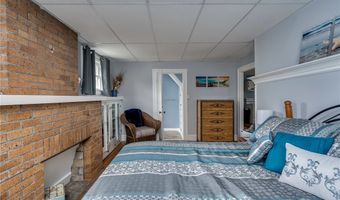 16 Bethune St, Alexandria Bay, NY 13607