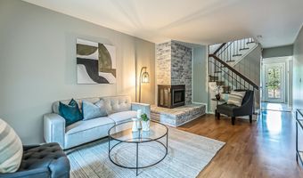 1040 Greenhills Dr, Ann Arbor, MI 48105