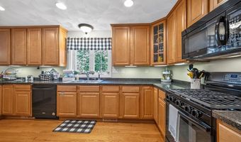 40 Adelman Rd, Billerica, MA 01821