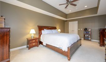 430 W Homestead Dr, Aurora, OH 44202