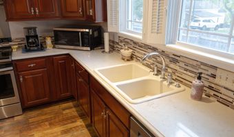 253 N 8th St, Batesville, AR 72501