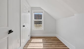 26 Vernon St, Auburn, ME 04210