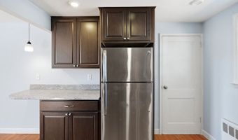 18-20 Genetti Cir, Bedford, MA 01730