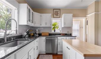 280 Woodbine St, Cranston, RI 02910