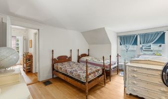 28 Chapel St, Augusta, ME 04330
