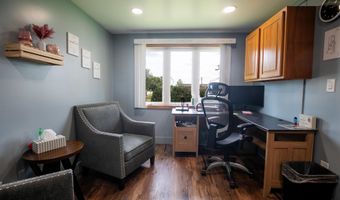 875 Hammond St, Bangor, ME 04401