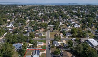 422 Maple Dr, Belford, NJ 07718