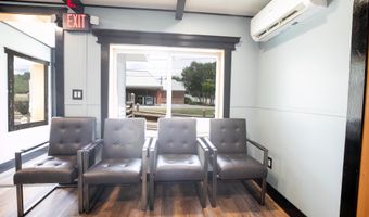 875 Hammond St, Bangor, ME 04401
