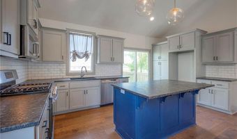 1632 N 157th Ln, Basehor, KS 66007