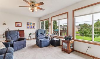 1106 Cassidy Curv, Adel, IA 50003