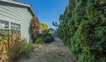 112 Green Ct NE, Albany, OR 97321