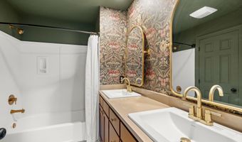 923 Bellview Ave 2, Ashland, OR 97520