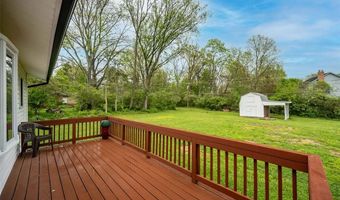 270 E Skyline Dr, Ballwin, MO 63011