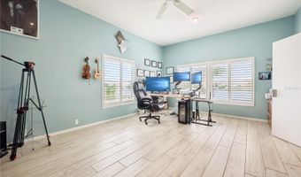 807 CHIPAWAY Dr, Apollo Beach, FL 33572