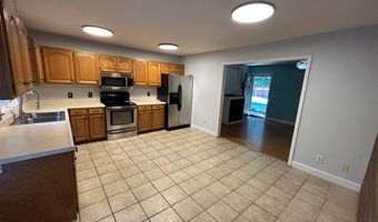 106 SHORE Dr, Big Sandy, TN 38221