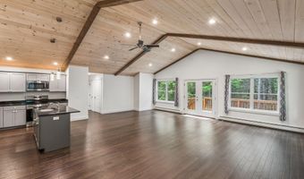 67 E West Ln, Belgrade, ME 04917