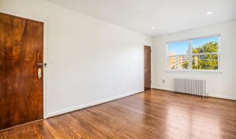 2502 LANGSTON Blvd 3, Arlington, VA 22201