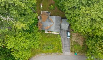 10 Ridgewood Dr, Augusta, ME 04330