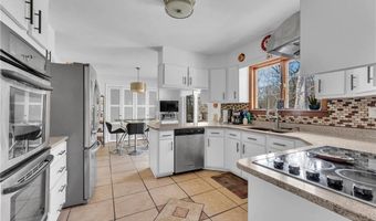 3829 Perry St, Yorktown, NY 10535