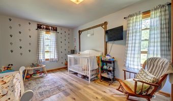 628 E Sand Hollar Rd, Bloomfield, IN 47424