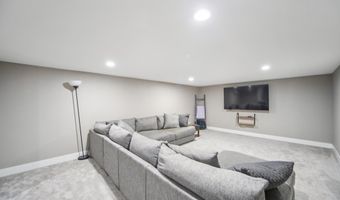 4905 SW 15th St, Des Moines, IA 50315