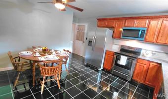 874 Hollyridge Dr, Ballwin, MO 63011