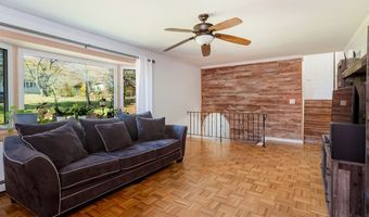 35 Mendes Rd, Danbury, CT 06811